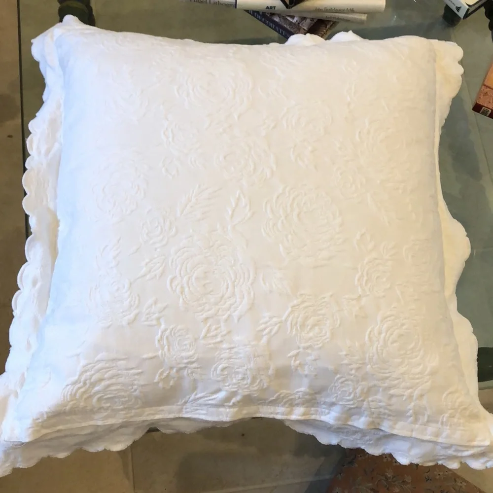 Lisa Galimberti Fine Linens euro textured damask, scalloped edged sham duvet